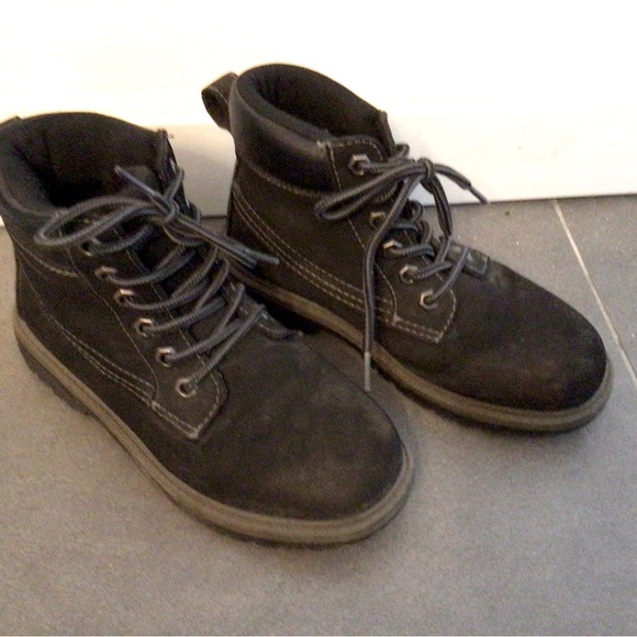 Eddie Bauer kids boots for fall - size 2 - Picture 1 of 5